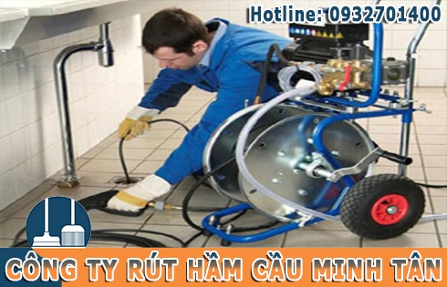 Th&ocirc;ng cống nghẹt khu chung cư Quận 7 bằng m&aacute;y c&ocirc;ng nghệ cao