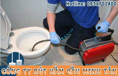 Dịch vụ thông bồn cầu toilet bị tắc nghẽn của công ty rút hầm cầu Minh Tân